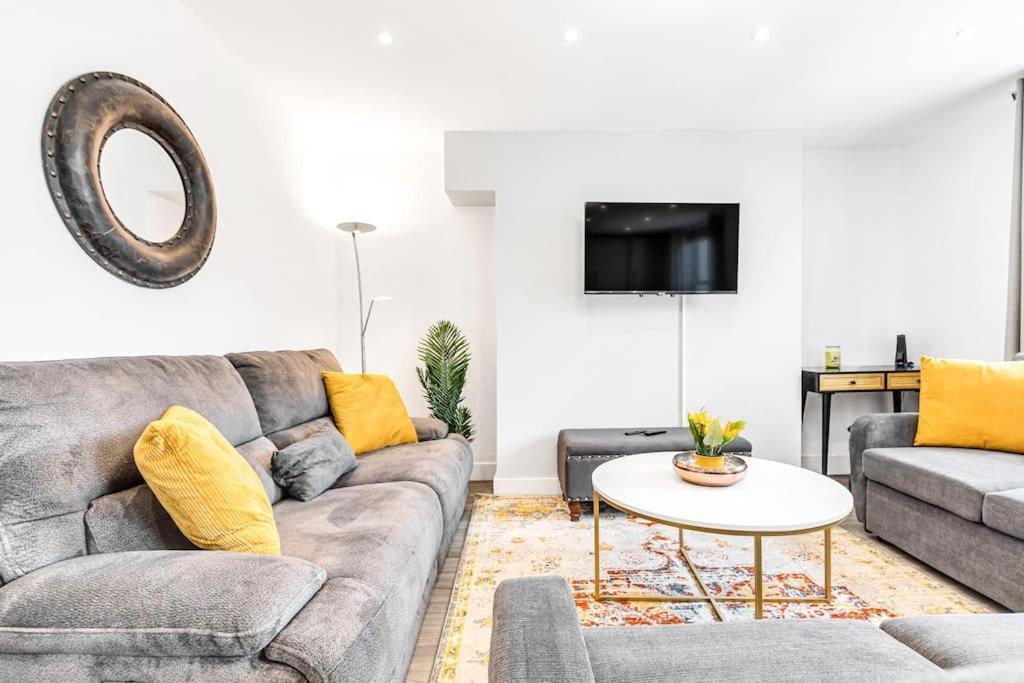 Luxaway 2br Kensington With Ac - Sleeps Up To 11 Londra